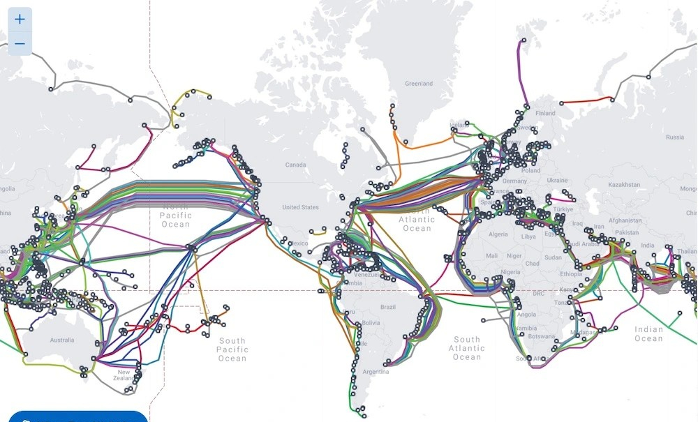 Mapa de cables submarinos en el mundo. Actualizado a 22 de febrero de 2023. Fuente: https://www.submarinecablemap.com/